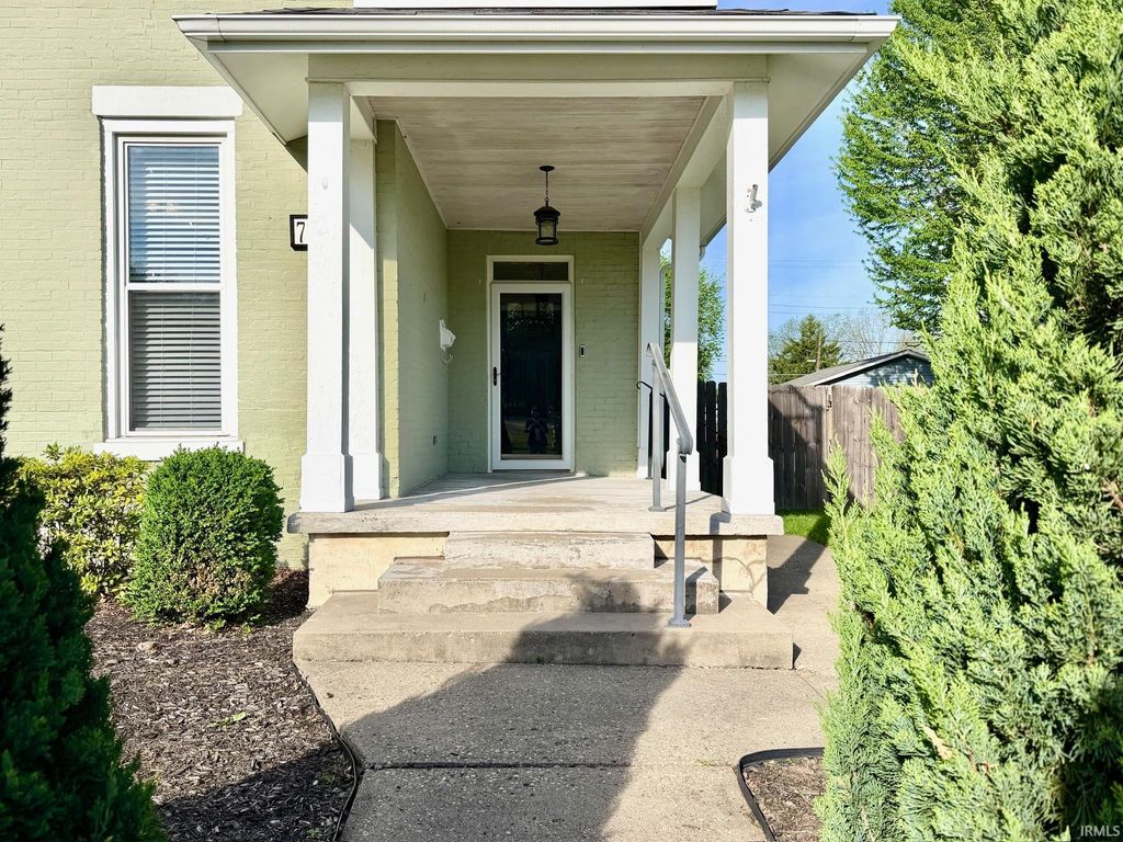 Photo of 723 N Chestnut Street, Seymour, IN 47274 (MLS # 202613771)