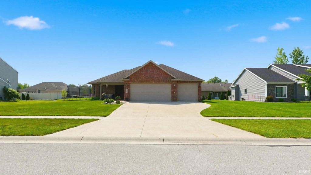 Photo of 118 N Lexington Drive, Columbia City, IN 46725 (MLS # 202619021)
