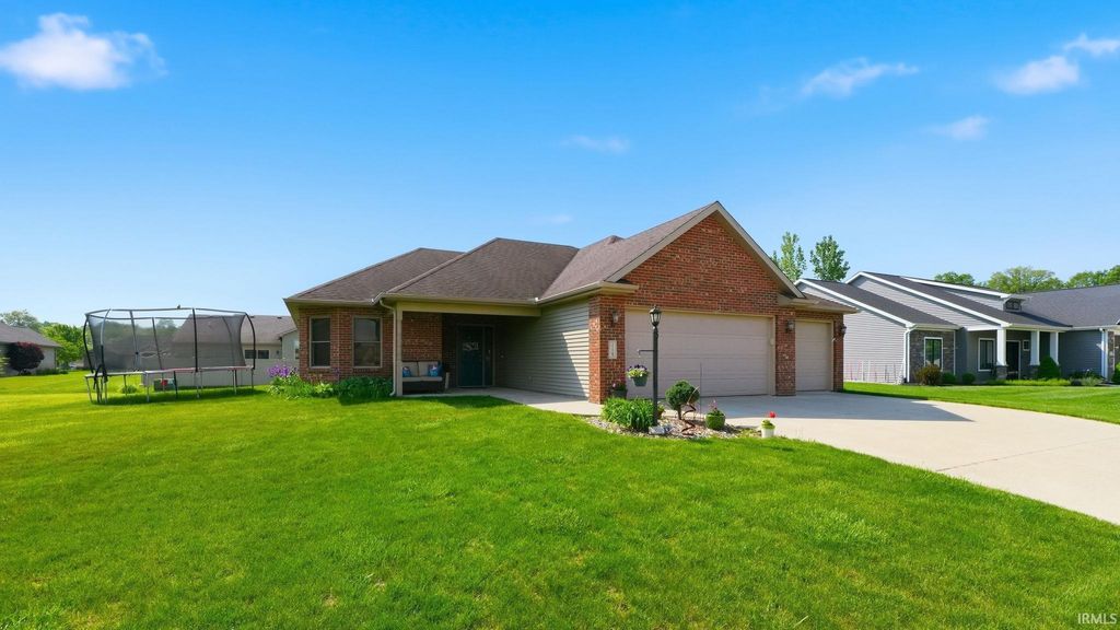 Photo of 118 N Lexington Drive, Columbia City, IN 46725 (MLS # 202619021)