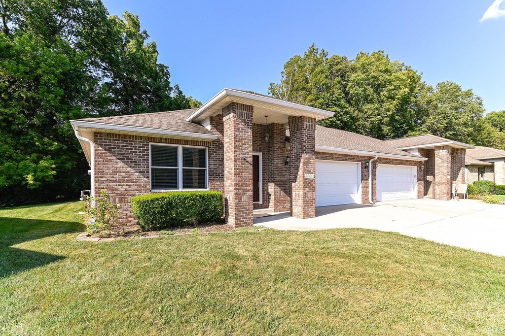 Photo of 5022 W Quail Ridge Drive, Muncie, IN 47304 (MLS # 202639121)