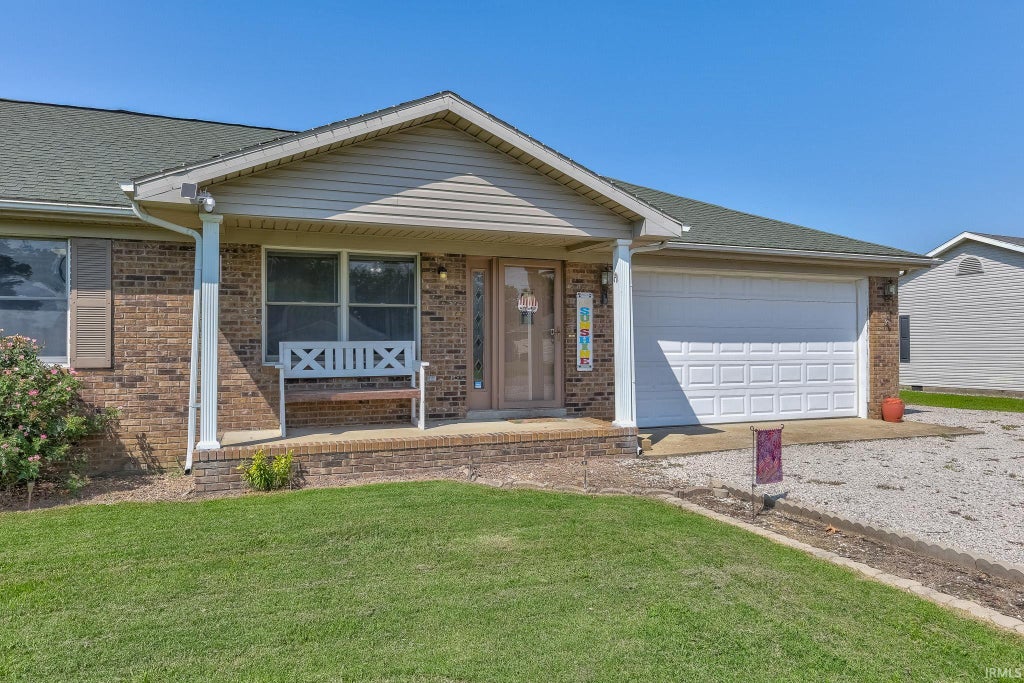 Photo of 626 W 9th Street, Grandview, IN 47615 (MLS # 202635489)