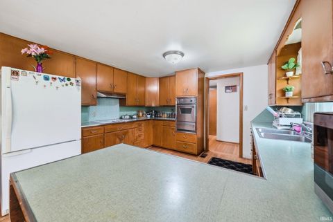 Tiny photo for 2113 Maples Road, Fort Wayne, IN 46816 (MLS # 202618655)