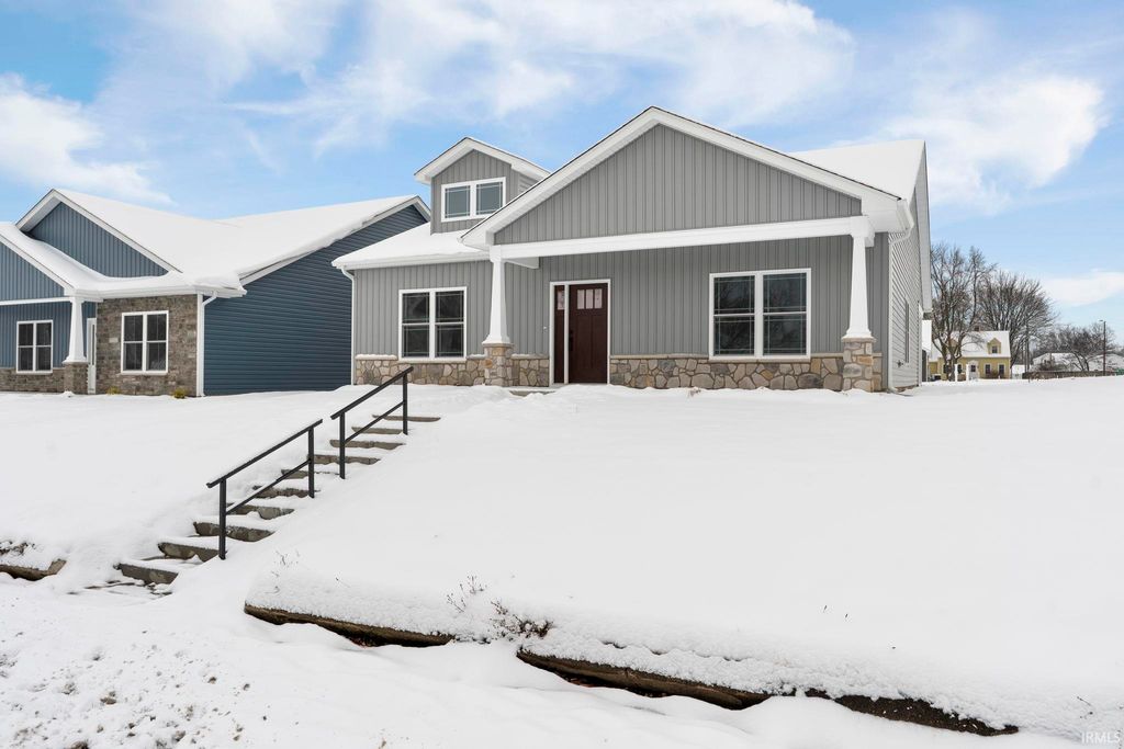 Photo of 1053 E Wabash Street, Frankfort, IN 46041 (MLS # 202548190)