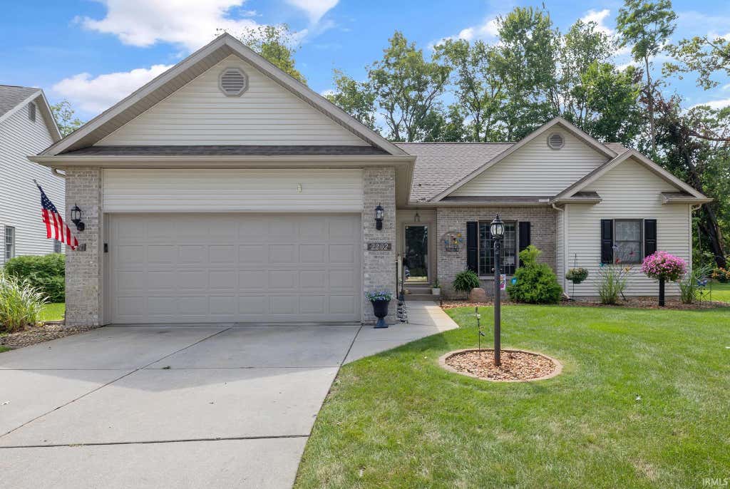 Photo of 2202 Woodland Court, Elkhart, IN 46514 (MLS # 202634671)