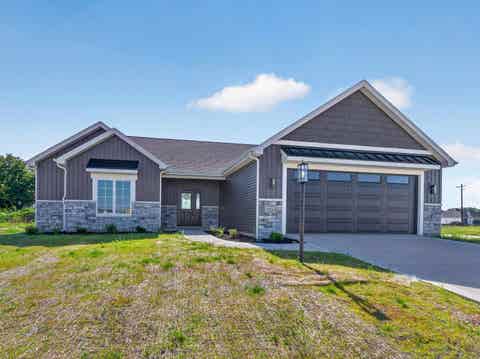Photo of 13234 Vista Verde Boulevard, Fort Wayne, IN 46818 (MLS # 202627687)