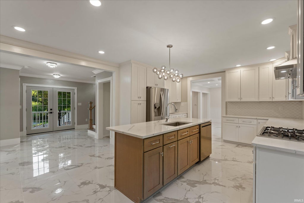 Photo of 3002 Robinhood Lane, South Bend, IN 46614 (MLS # 202643380)