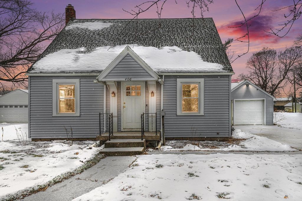 Photo of 406 Sunset Boulevard, Goshen, IN 46526 (MLS # 202548990)