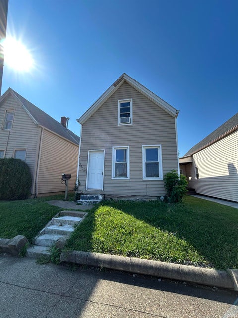Photo of 2452 W Maryland Street, Evansville, IN 47712 (MLS # 202638309)