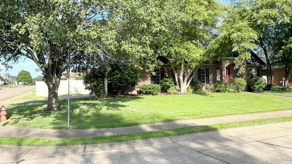 Photo of 3288 Westhampton Drive, Newburgh, IN 47630 (MLS # 202622020)