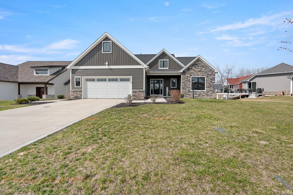 Photo of 40 Lane 283 Hamilton Lake Lk, Hamilton, IN 46742 (MLS # 202610471)