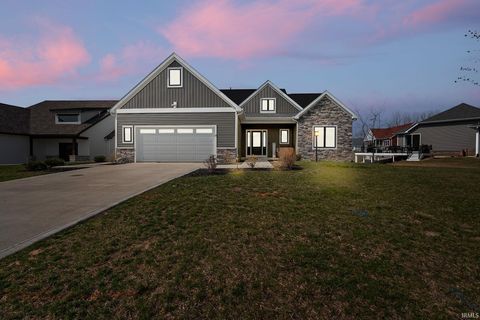 Photo of 40 Lane 283 Hamilton Lake Lk, Hamilton, IN 46742 (MLS # 202610471)