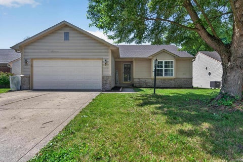 Tiny photo for 818 Spingwater Road, Kokomo, IN 46902 (MLS # 202626579)