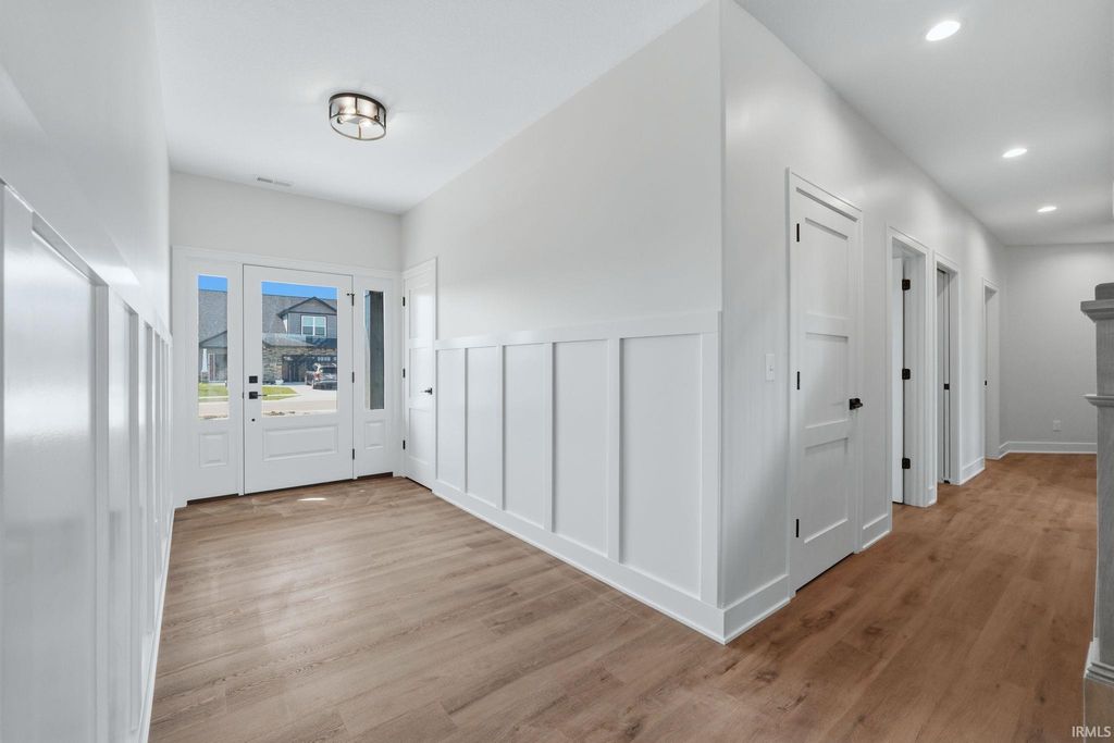 Photo of 13336 Watling Path, Fort Wayne, IN 46818 (MLS # 202609755)