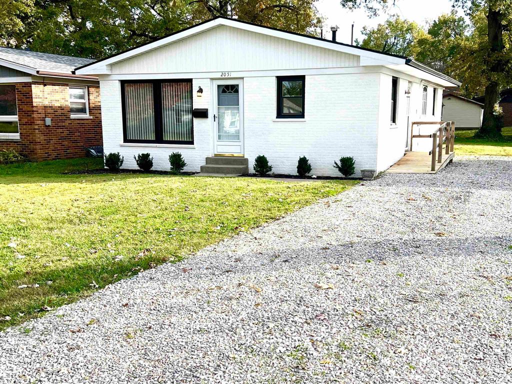 Photo of 2051 Cass Avenue, Evansville, IN 47714 (MLS # 202544926)