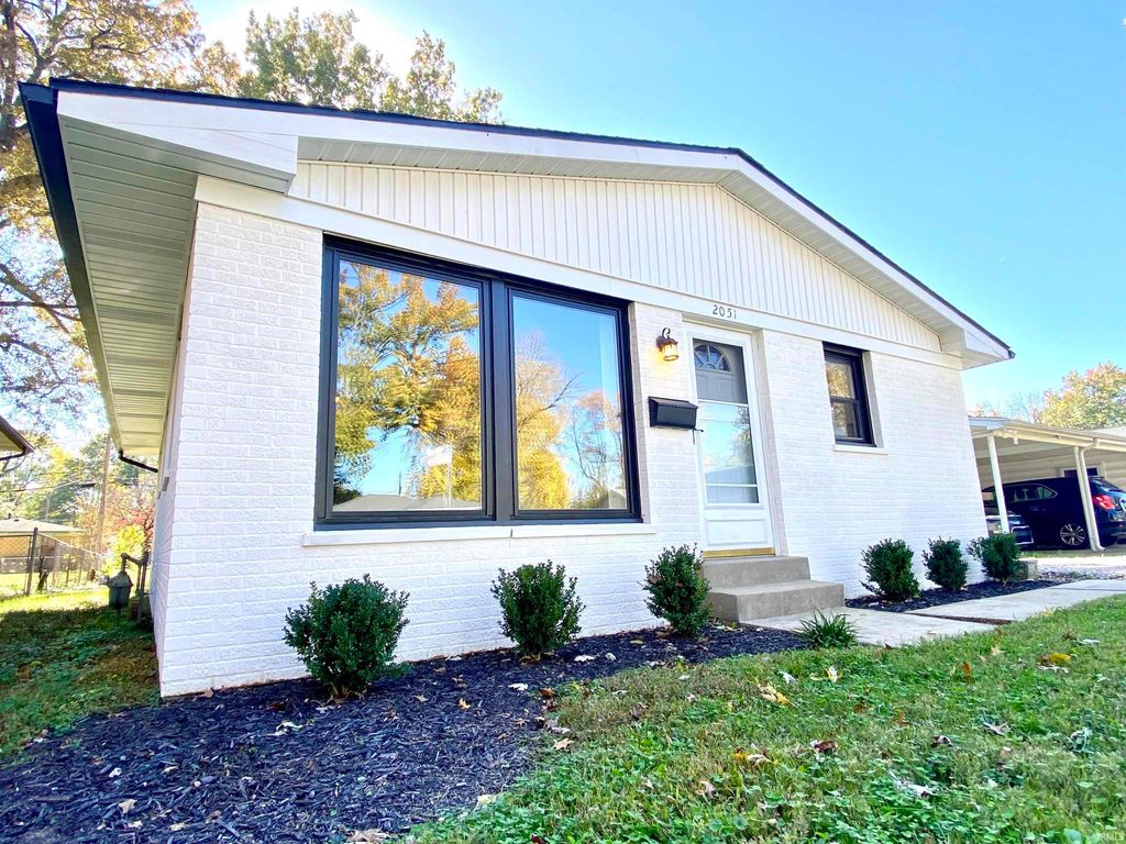 Photo of 2051 Cass Avenue, Evansville, IN 47714 (MLS # 202544926)