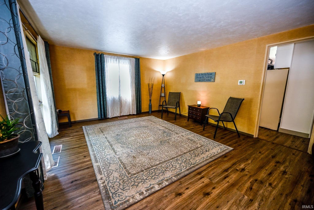Photo of 333 Manchester Drive, South Bend, IN 46615 (MLS # 202634654)