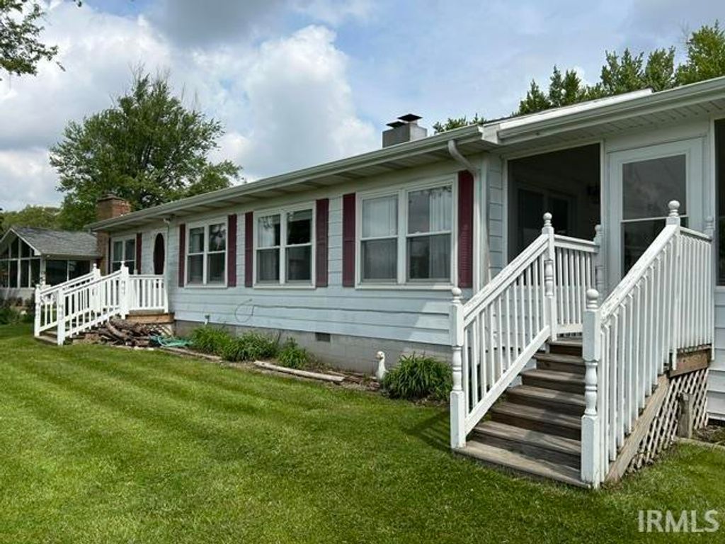 Photo of 3251 W Northshore Dr-57 Common, Columbia City, IN 46725 (MLS # 202618972)