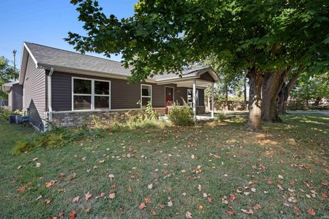 Tiny photo for 1921 Saratoga Avenue, Kokomo, IN 46901 (MLS # 202545343)