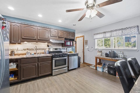 Tiny photo for 2413 Maumee Place, Lafayette, IN 47909 (MLS # 202642261)