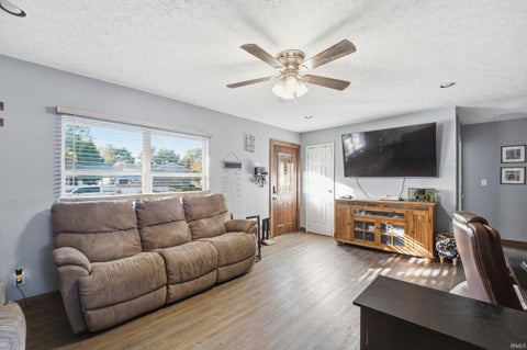 Tiny photo for 2413 Maumee Place, Lafayette, IN 47909 (MLS # 202642261)