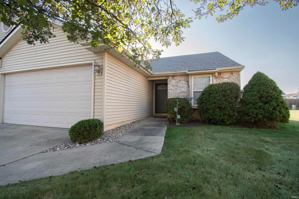 Photo of 2019 Blue Sage Cove, Fort Wayne, IN 46808 (MLS # 202539289)