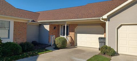 Photo of 1405-2 Pembroke Circle, Goshen, IN 46526 (MLS # 202543843) Photo of 1405-2 Pembroke Circle, Goshen, IN 46526 (MLS # 202543843)