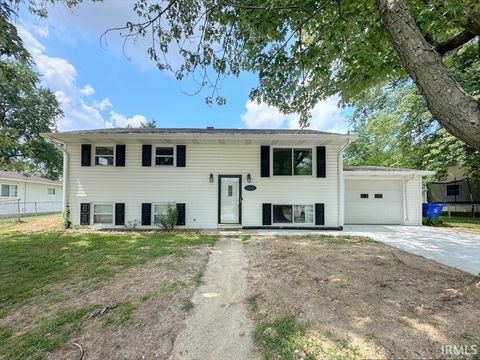 Photo of 1213 MAPLEWOOD Drive, Kokomo, IN 46902 (MLS # 202532093)