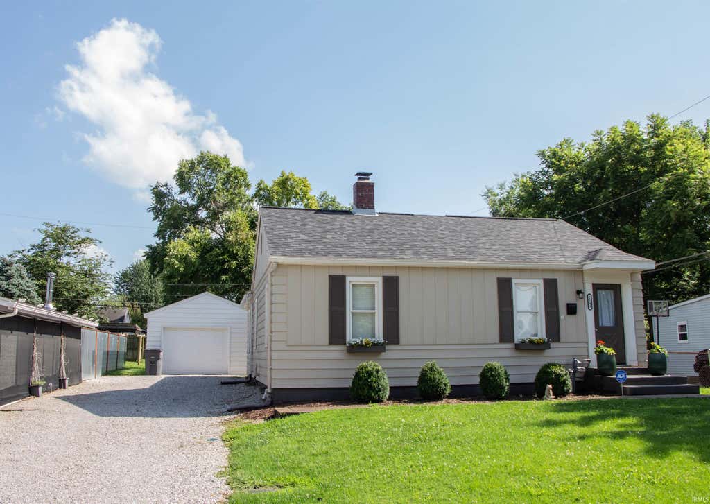 Photo of 2141 Oakland Avenue, Evansville, IN 47711 (MLS # 202626792)