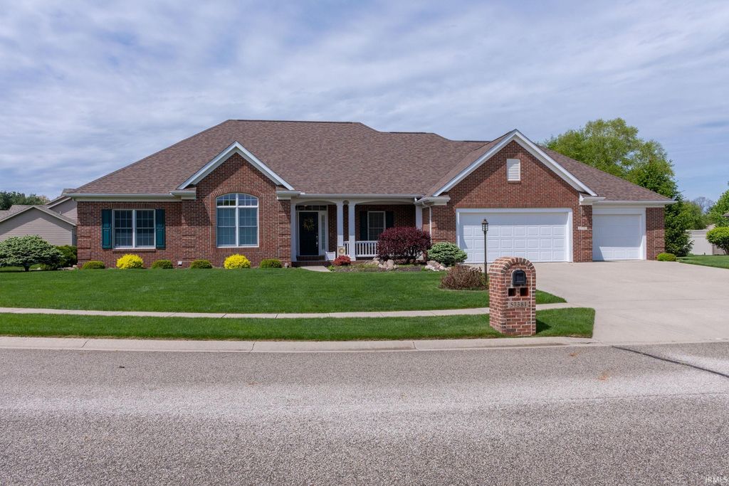 Photo of 57381 Appleseed Court, Elkhart, IN 46516 (MLS # 202617172)