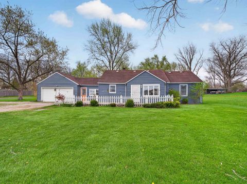 Photo of 1205 MAYFIELD Road, Fort Wayne, IN 46825 (MLS # 202614030)