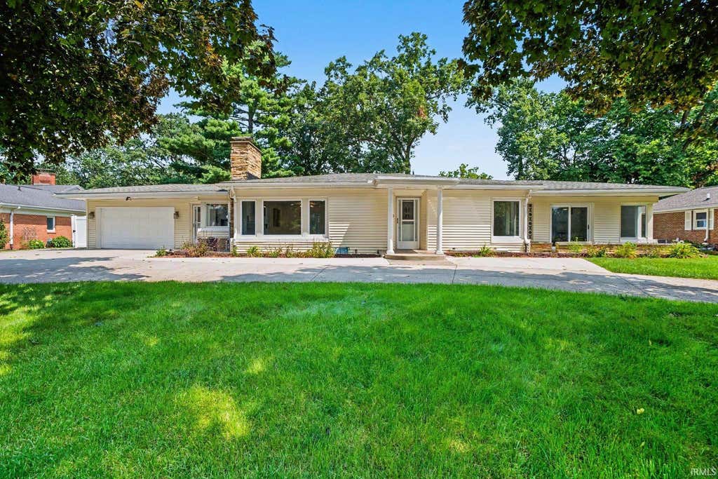 Photo of 2030 Greenleaf Boulevard, Elkhart, IN 46514 (MLS # 202632350)