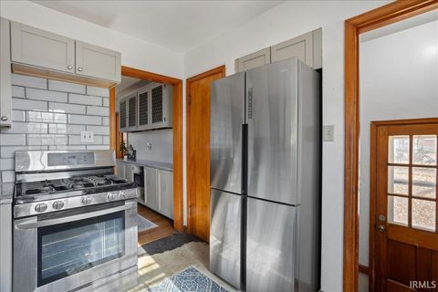 Tiny photo for 2127 Perrine Street, Lafayette, IN 47904 (MLS # 202545945)