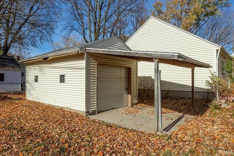 Tiny photo for 2127 Perrine Street, Lafayette, IN 47904 (MLS # 202545945)