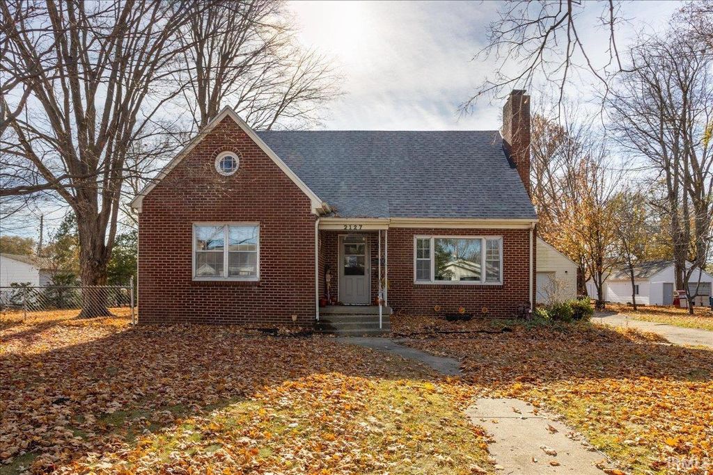 Photo of 2127 Perrine Street, Lafayette, IN 47904 (MLS # 202545945)