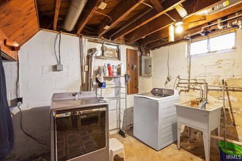 Tiny photo for 2127 Perrine Street, Lafayette, IN 47904 (MLS # 202545945)