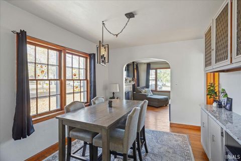 Tiny photo for 2127 Perrine Street, Lafayette, IN 47904 (MLS # 202545945)