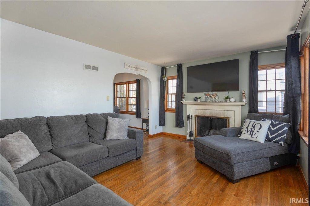 Photo of 2127 Perrine Street, Lafayette, IN 47904 (MLS # 202545945)