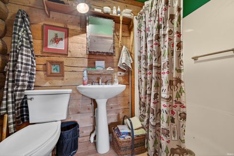 Tiny photo for 999 N 300 E, Logansport, IN 46947 (MLS # 202611634)