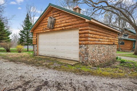 Tiny photo for 999 N 300 E, Logansport, IN 46947 (MLS # 202611634)