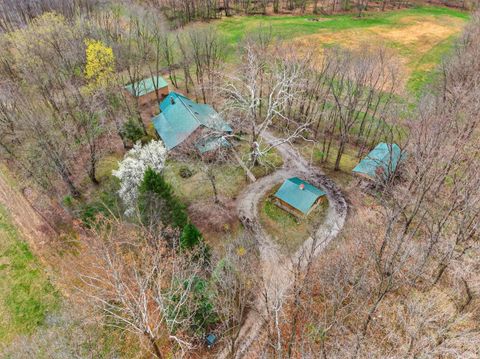 Tiny photo for 999 N 300 E, Logansport, IN 46947 (MLS # 202611634)