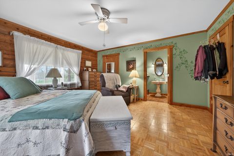 Tiny photo for 999 N 300 E, Logansport, IN 46947 (MLS # 202611634)