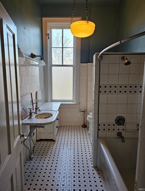 Tiny photo for 624 South Street, Lafayette, IN 47901 (MLS # 202546930)