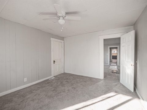 Tiny photo for 222 E Missouri Street, Evansville, IN 47711 (MLS # 202612507)