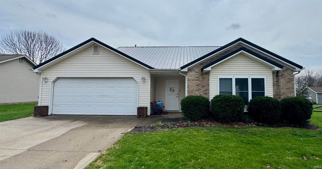 Photo of 101 Dogwood Lane, Portland, IN 47371 (MLS # 202611292)