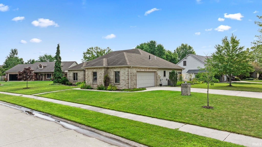 Photo of 9429 Fireside Court, Fort Wayne, IN 46804 (MLS # 202634205)