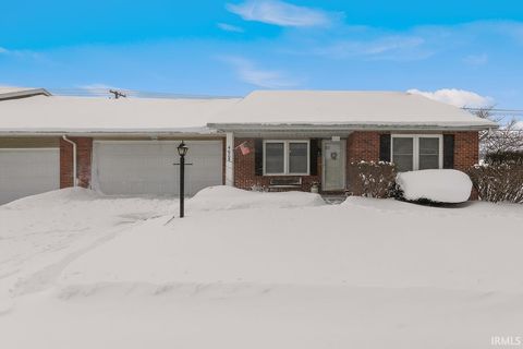 Photo of 4605 Rivers Edge Drive, Mishawaka, IN 46544 (MLS # 202603087)