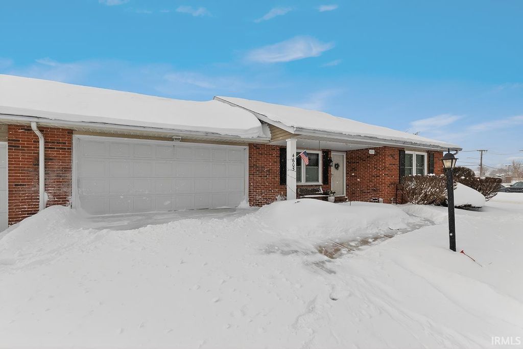 Photo of 4605 Rivers Edge Drive, Mishawaka, IN 46544 (MLS # 202603087)