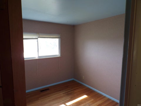 Tiny photo for 867 E 350 S, Logansport, IN 46947 (MLS # 202642258)