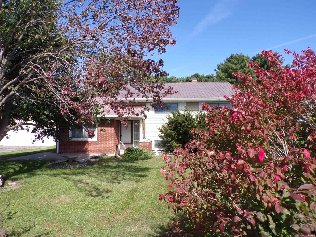 Photo of 867 E 350 S, Logansport, IN 46947 (MLS # 202642258)