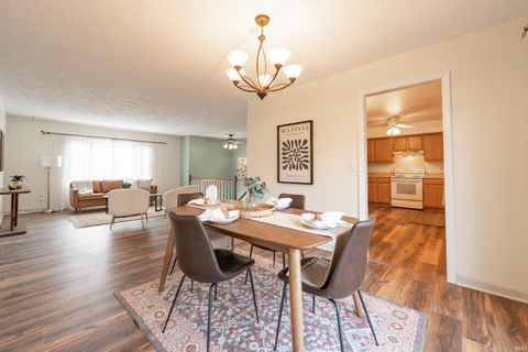 Tiny photo for 915 N Plymouth Court, Bloomington, IN 47408 (MLS # 202609850)